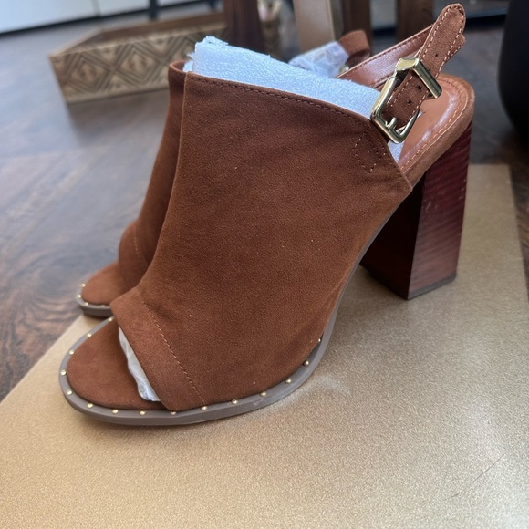 Steve Madden | Brown Peep-Toe Block Heel Mules - Picture 3 of 6